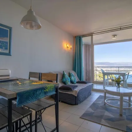 Superb 45m With Balcony And Magnificent Sea View